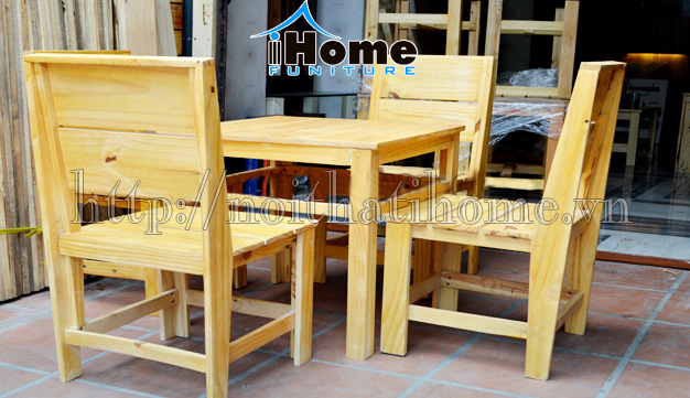 bàn ghế cà phê vỉa hè
